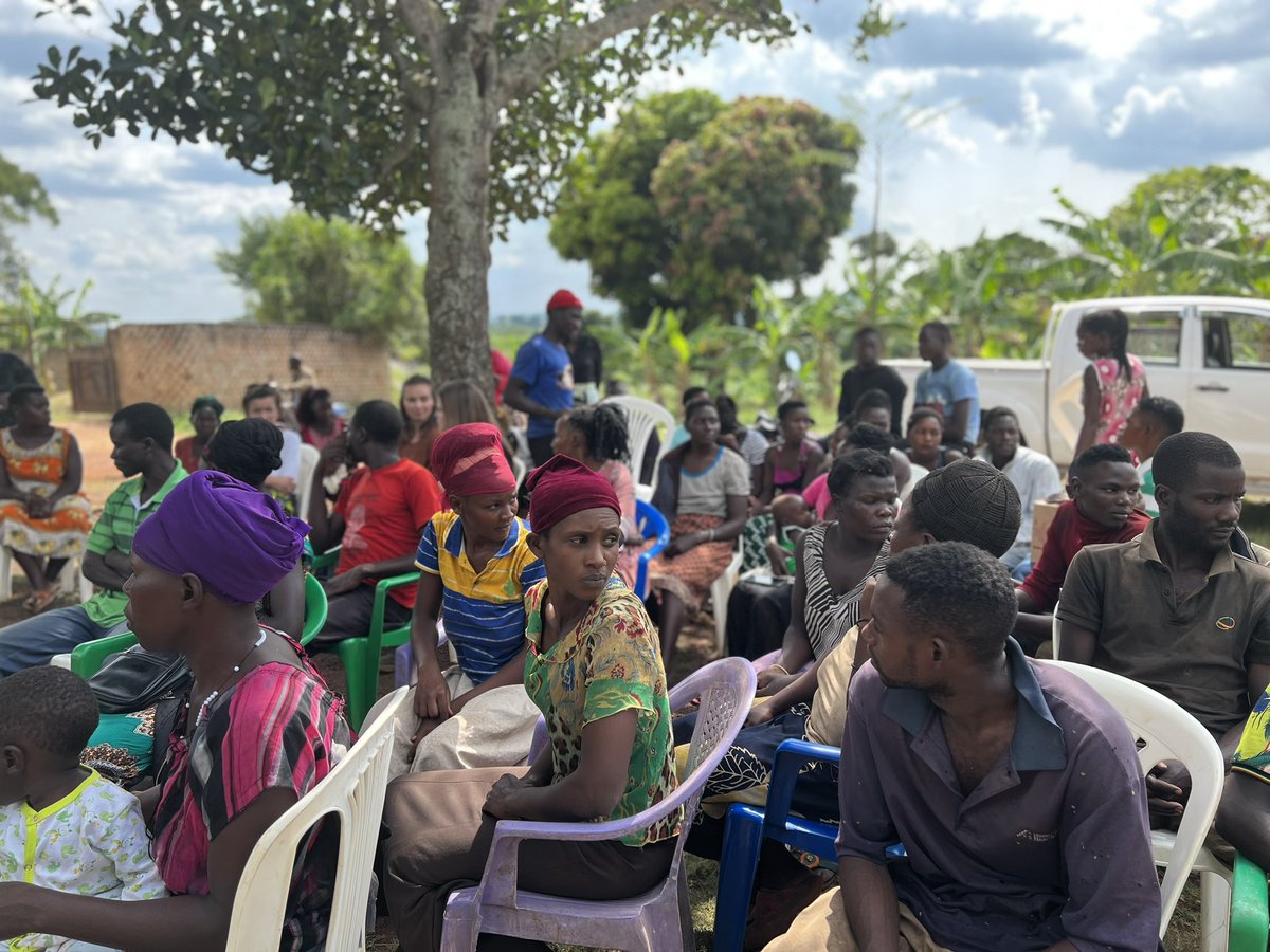 action4hU's tweet photo. Meeting with youth in Nakaziba, Butayunja Sub-county, Mityana district as they formalize their youth group under @TeamUpUG as beneficiaries of @action4hU, @HRNStiftung @Whave_Solutions cross sectoral collaboration. https://t.co/JtaOH0jZlU