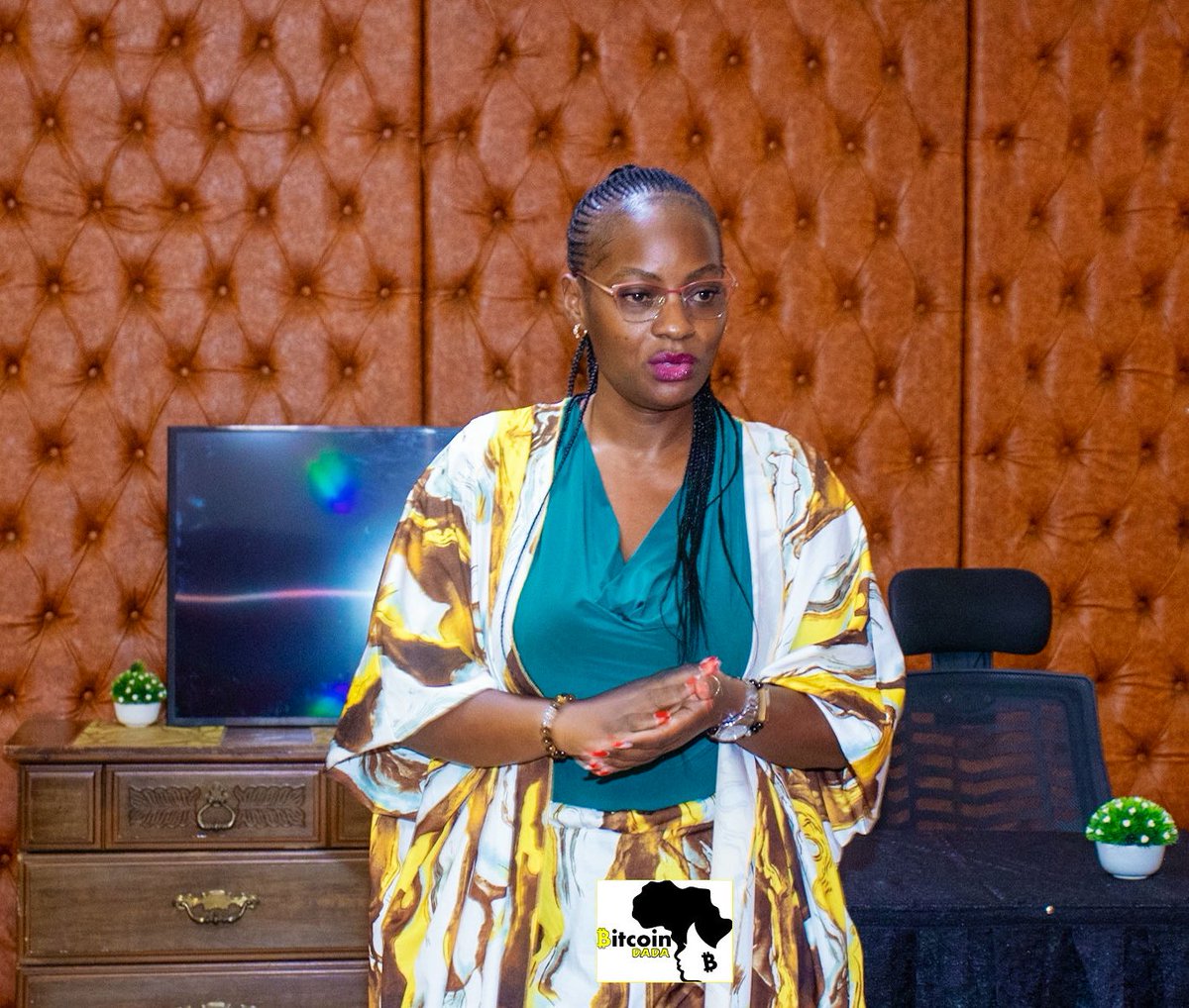 MasterGuantai's tweet photo. Honored to have attended the @dada_bitcoin #Internationalwomenday2023 event.
@marcelorraine is doing a fantastic job onboarding ladies to the #Bitcoin standard.
Thanks to the @BitcoinMtaani & @Coinkite @COLDCARDwallet @SATSCARD collaboration @Shekinah_tabera got 2 great gifts 🎁 https://t.co/K0CRBjAhDX