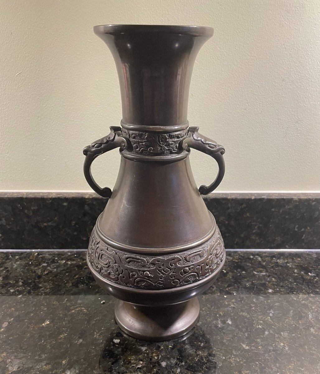 sarahhuntantiq's tweet photo. Brass, silver, copper, bronze - where would we be without M for metal? #Antique #metalware can be both beautiful and useful! #MHHSBD https://t.co/uHXiRJBX3O https://t.co/GXoMsHPQ2B