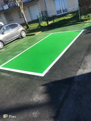 TP_Pires_91's tweet photo. #Travaux de renouvellement des stationnements d'un #parking en #enrobé noir avec marquage au sol.
#TPPires #terrassement #enrobe #goudron #essonne #iledefrance #Essonne https://t.co/kaxAf7oC5q