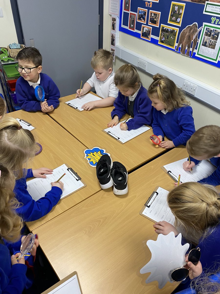 DeltaWillowsAc's tweet photo. Nalvana posted a big parcel to the Reception children asking for their help to find her superpower📦 We went for a hunt all over school, but did we find the right one?🦸🏻‍♂️✨ #creativehook #talkforwriting https://t.co/zMs2ODcY63