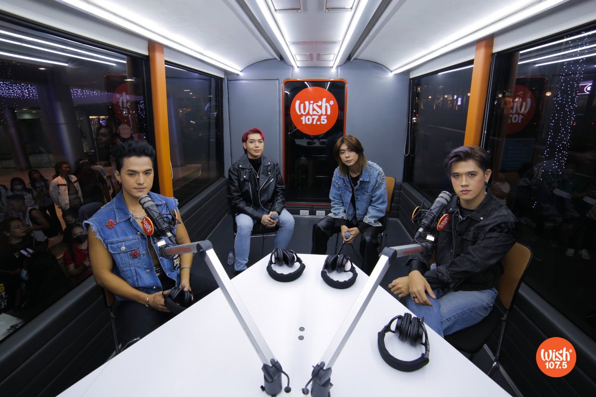 P-pop boy group <a href="/PressHitPlay/">Press Hit Play Official</a> brought their singles "Forever Young" and "Balaraw" to the Wish Bus this evening.