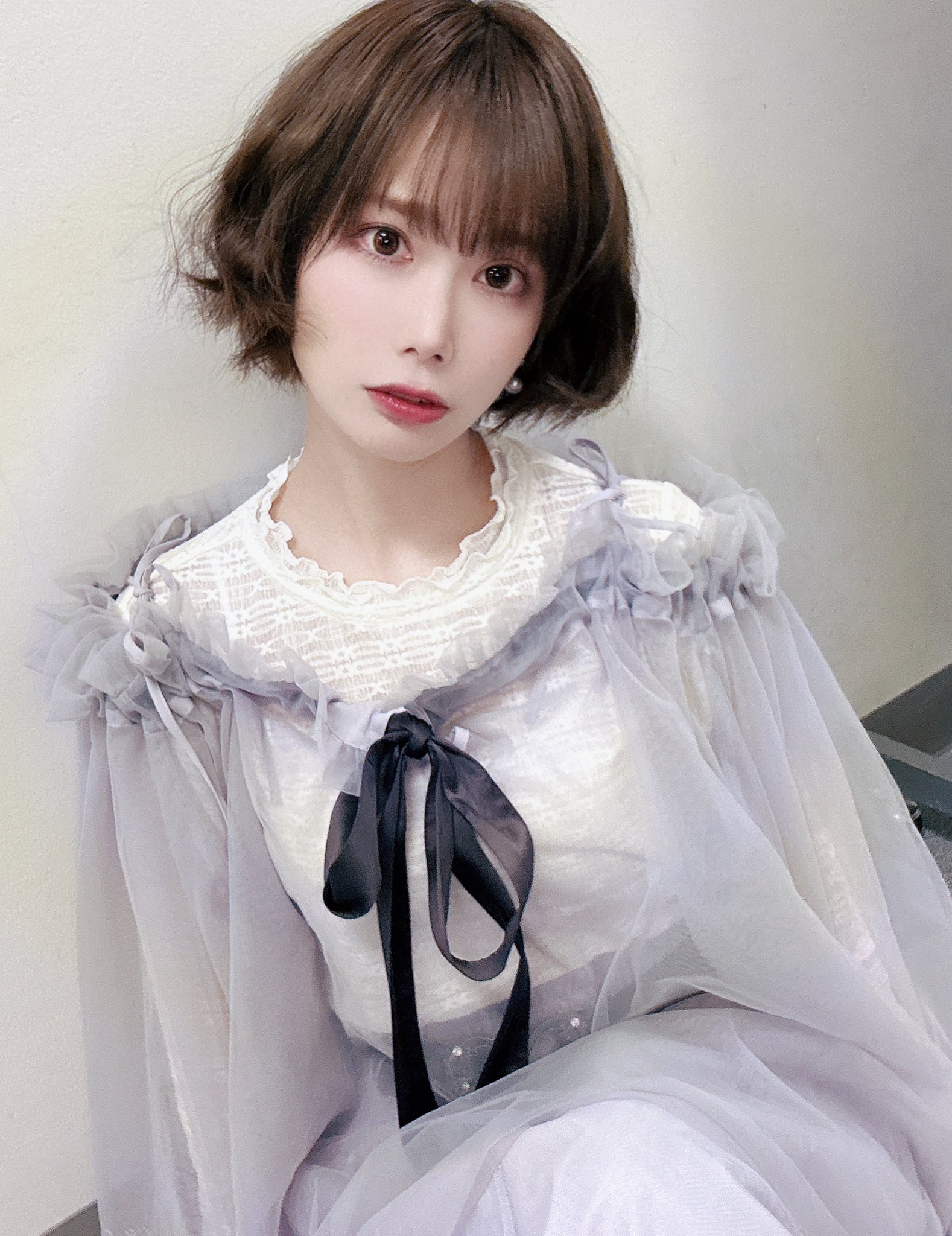 愛川こずえ 洋服  / X