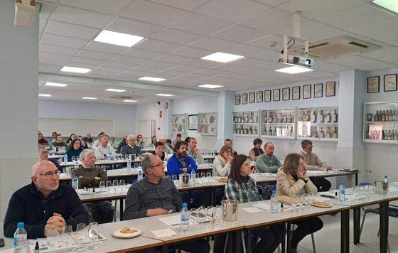 TecnoVino (@tecnovino) on Twitter photo La Asociación Valenciana de Enólogos (AVE) analiza las tendencias del comercio mundial del #vino en una jornada técnica tecnovino.com/la-asociacion-… #AsociaciónValencianadeEnólogos #comerciodevino #enología <a href="/LOenology/">Lallemand Oenology</a> La Asociación Valenciana de Enólogos (AVE) analiza las tendencias del comercio mundial del #vino en una jornada técnica tecnovino.com/la-asociacion-… #AsociaciónValencianadeEnólogos #comerciodevino #enología <a href="/LOenology/">Lallemand Oenology</a>