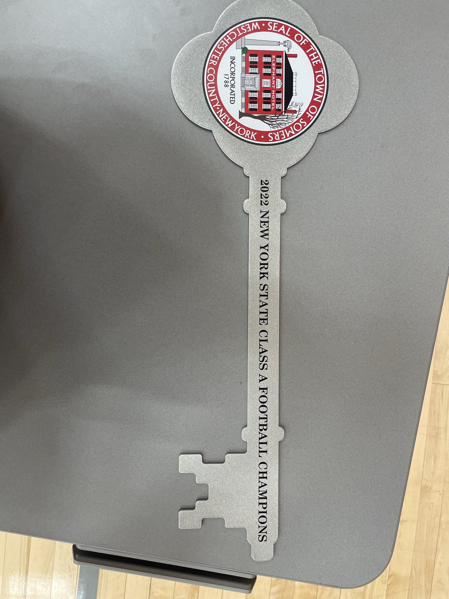 SomersFootball's tweet photo. Thank you so much to everyone who made the parade possible on Saturday. Representing our program and receiving the “key to the city” was an awesome moment. The support in this town is like no other. Thank you!! #TUSKERFAMILY @RobScorrano @TuskerAthletics https://t.co/z9zJwZBz8A