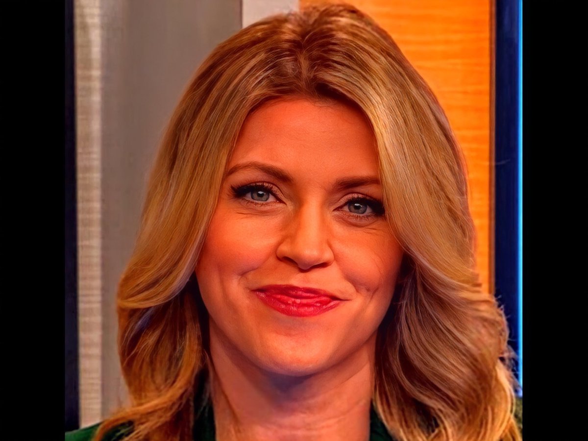 JohnMaring2's tweet photo. ๐ Monday ๐
, @NatDuddridgeTV ! Lookinโ ๐, Comfortable, Sexy, Polished & Sharp In ๐ Fillinโ In 4 Mary Calvi Today On CBS2! ๐๐ป ๐ Suit, #FillInNatalie! โค๏ธ๐โค๏ธ Have A ๐ Week, ๐ โ๏ธ & Go, J-E-T-S! ๐๐ค #NatDuddridgeTV #NatDudds #TakeFlight #WomanInGreen ๐ #MondayMojo โจ https://t.co/HKoghLtnXq