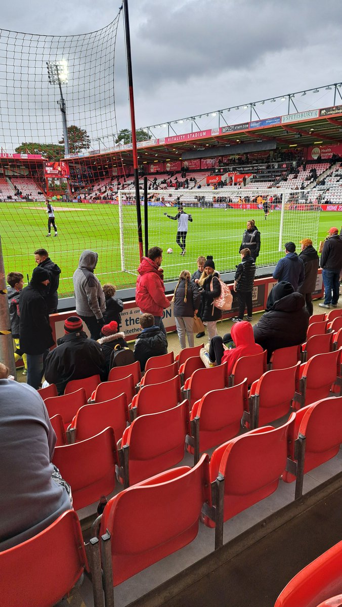 CareSouthUK's tweet photo. Housekeeper at Talbot View, Mark took time out of his holiday to take football loving resident, John to watch @afcbournemouth take on Liverpool FC on Saturday. To their delight, the Cherries won the match, finishing the game on 1-0!
#TalbotView #FoodFunFriendship #CareSouthUK https://t.co/t4nGTZSGm9