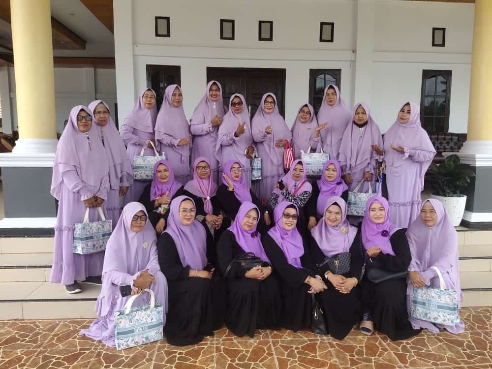 MayanNini's tweet photo. BKMT Kecamatan Baruga berpartisipasi dalam Syuting Syiar Romadhon 1444 H di Rujab Walikota Kendari pada hari Senin, 13 Maret 2023 pukul 08.45 WITA - Selesai. https://t.co/5qvP9wizOO