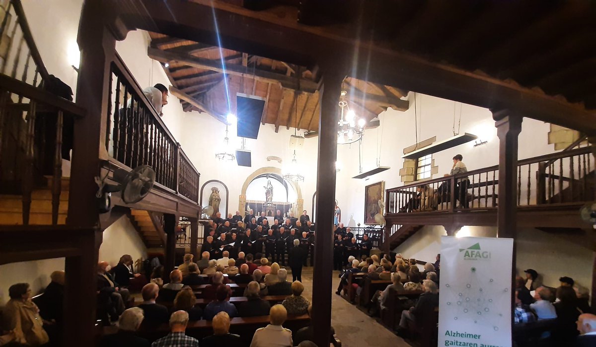 AFAGI's tweet photo. 🎶 Ayer disfrutamos en #Errenteria, con la Basílica de la Magdalena llena de público, de un emotivo Concierto Solidario a favor de #AFAGI.
Agradecer a Niessen Elkartea y Easo Abesbatza Beteranoak su compromiso con las familias afectadas por #Alzheimer u otra #demencia. https://t.co/DsmpxOMqtF