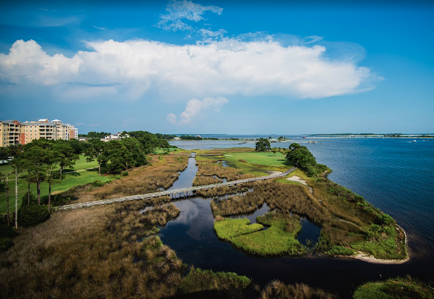 cdngolftraveler's tweet photo. Following the craziness of Spring Break, #PanamaCityBeach once again becomes a welcoming and golf-loving Florida Panhandle town offering top-tier courses and white-sand beaches. My quick guide: https://t.co/Dt0qlVTIxe @Visit_PCB @VISITFLORIDA RT @BayPointGolf pic https://t.co/BsU80luhzm