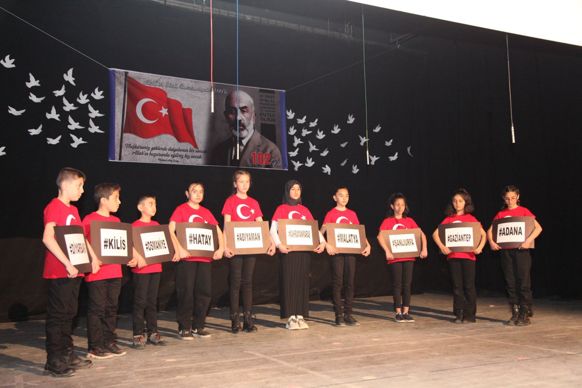 12 Mart İstiklal Marşı'nın Kabulü ve Mehmet Akif Ersoy' u Anma Programını İlçemizde günün anlam ve önemine uygun bir şekilde gerçekleştirdik. Başta İlçe Kaymakamımız olmak tüm katılımcılara teşekkür ederiz. @fikretdag01 <a href="/Korkmazemin49/">Mehmet Emin KORKMAZ</a> <a href="/Ozdenmutluk49/">mutluk özden49</a>