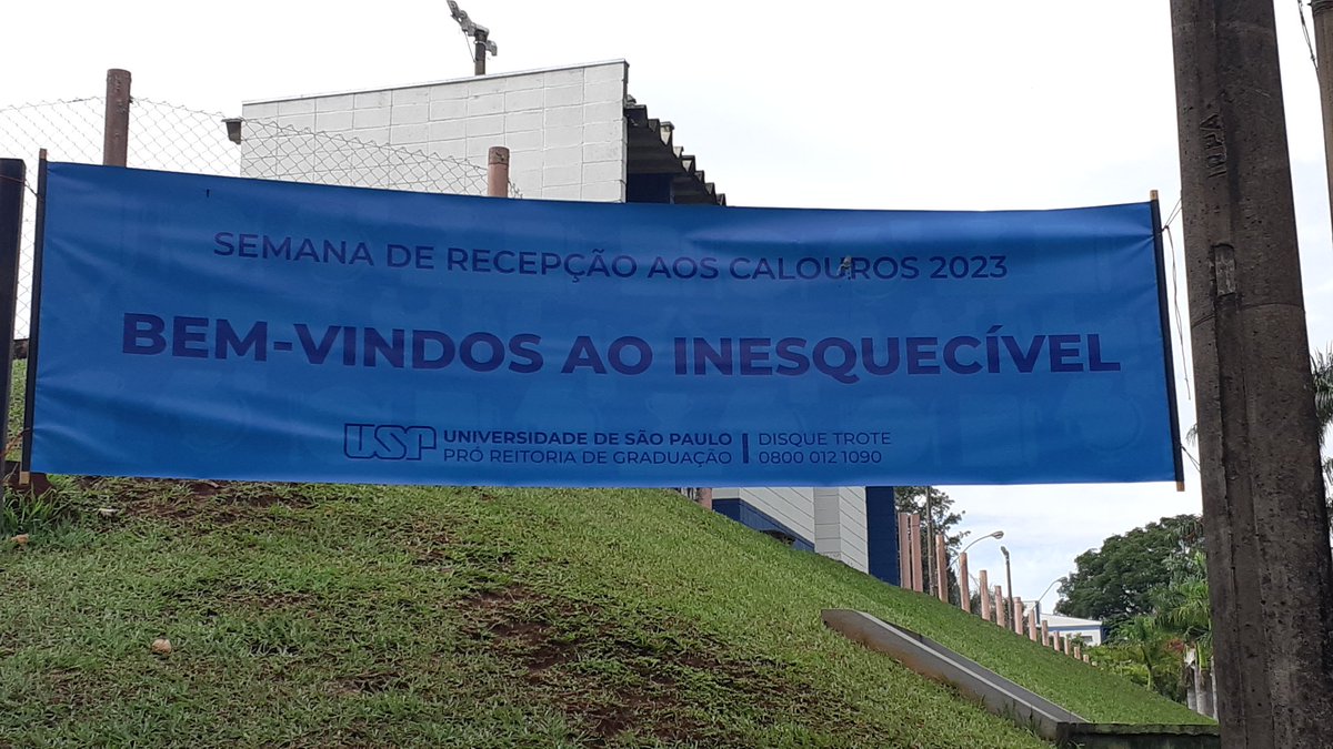 O senso de arte da usp eh incrivel kkkkk pelo menos ñ estão mentindo...