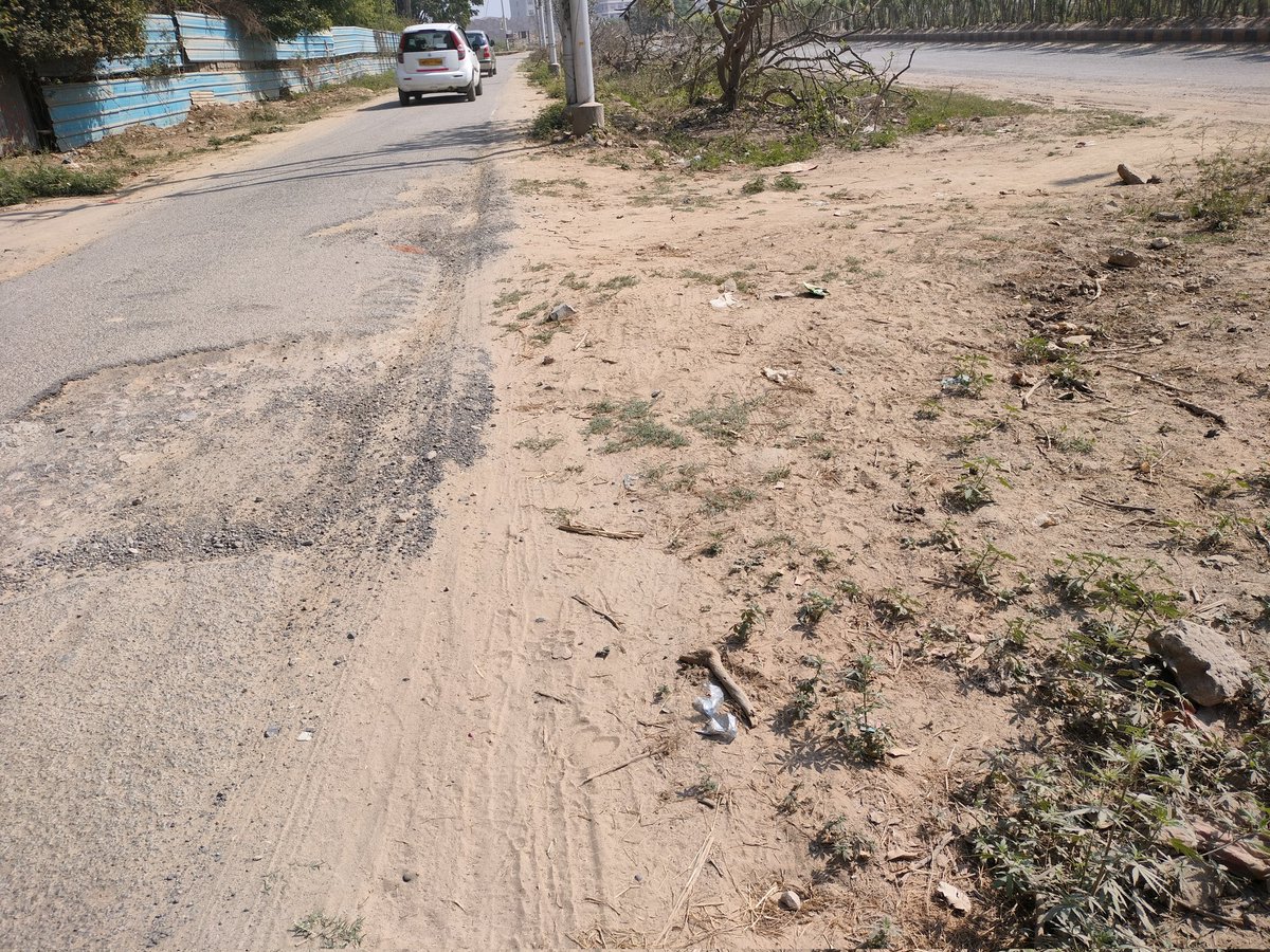 AmitJha15209045's tweet photo. @ChiefSecyUP @dr_maheshsharma @HardeepSPuri @UPSIDA @tejpalnagarMLA @Rmsurajpurupsi2 @myogiadityanath @PMOIndia another glimpse of Development work done all around Suraj pur Site C Housing Extension Greater Noida by UPSIDA,MLA ,MP under double engine Govt. https://t.co/t9m1Nkalf6