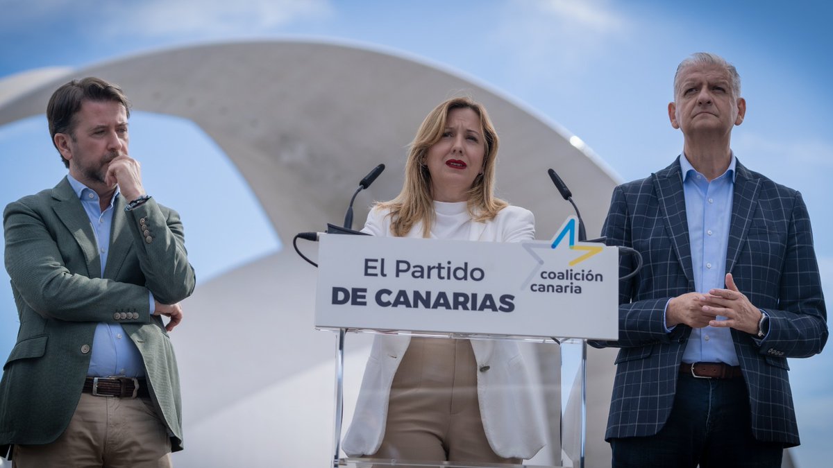 CCCabildoTfe's tweet photo. La candidata a la presidencia del Cabildo, Rosa Dávila, presenta 200 medidas para atender a las personas 

@rdavmam @FLinares2023  @carlosislaTF "Queremos que Tenerife recupere el liderazgo que ha perdido estos cuatro años"

#RosaDávilaAlCabildo

INFO: https://t.co/RWOwMSFriW https://t.co/B3C7Xhrpnb