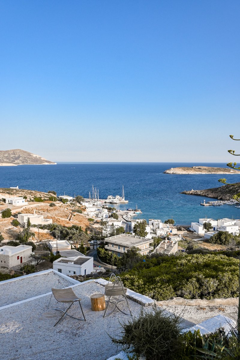 Kimolos at your feet, a magical view, and a summer breeze evoke the joys of Greek summer!

#kimolos #AriaHotels #cyclades_islands #Cyclades #island #view #boutiquehotel #vacation #greece #visitgreece #bestgreekhotels