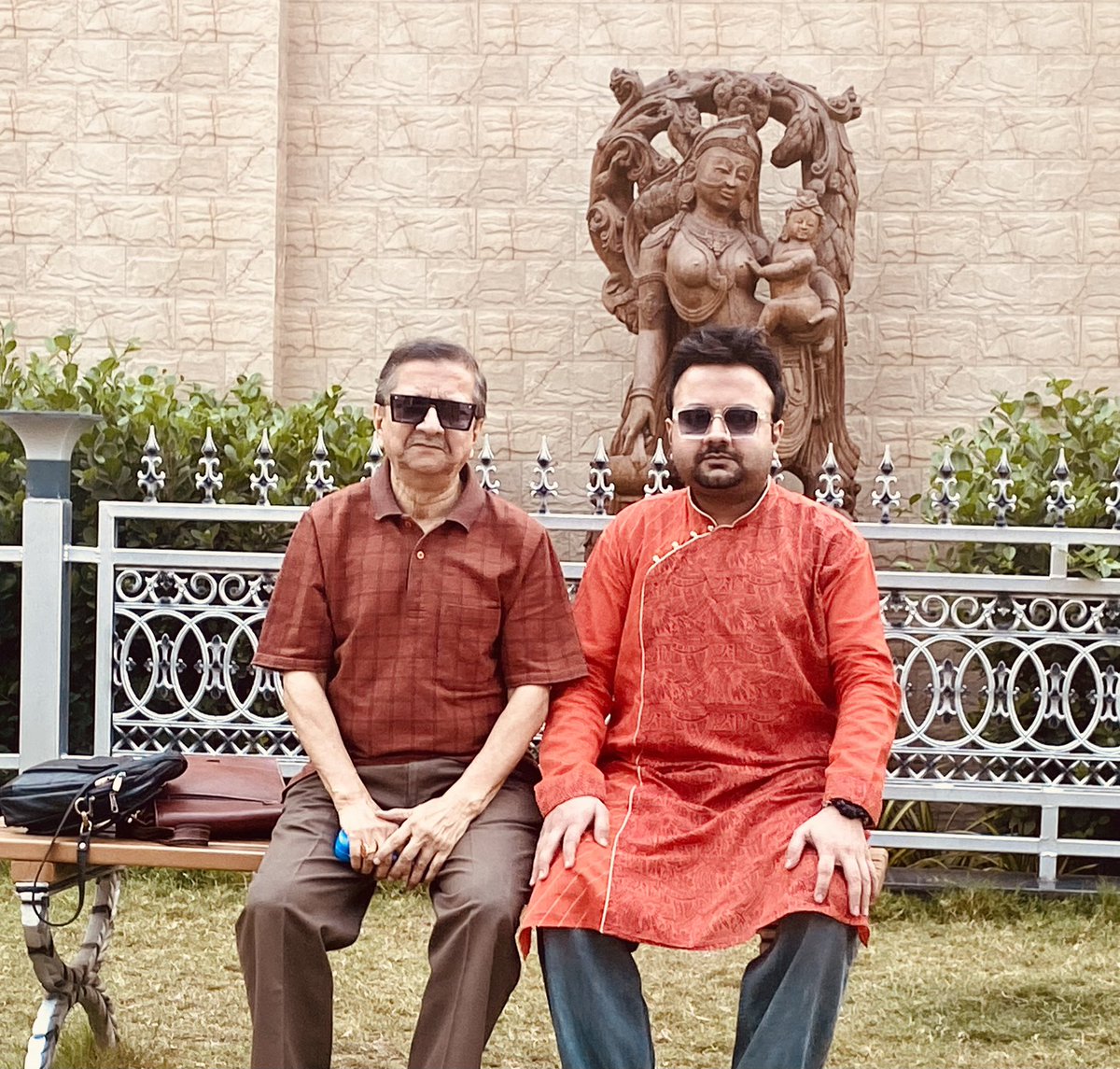 On our way back home! It was a fulfilling experience to perform in Narayangarh on 11th and conduct a music workshop yesterday in Medinipur Town. Elated to receive such warmth, love and respect from music lovers here! 

#classicalmusicians #travelphotography