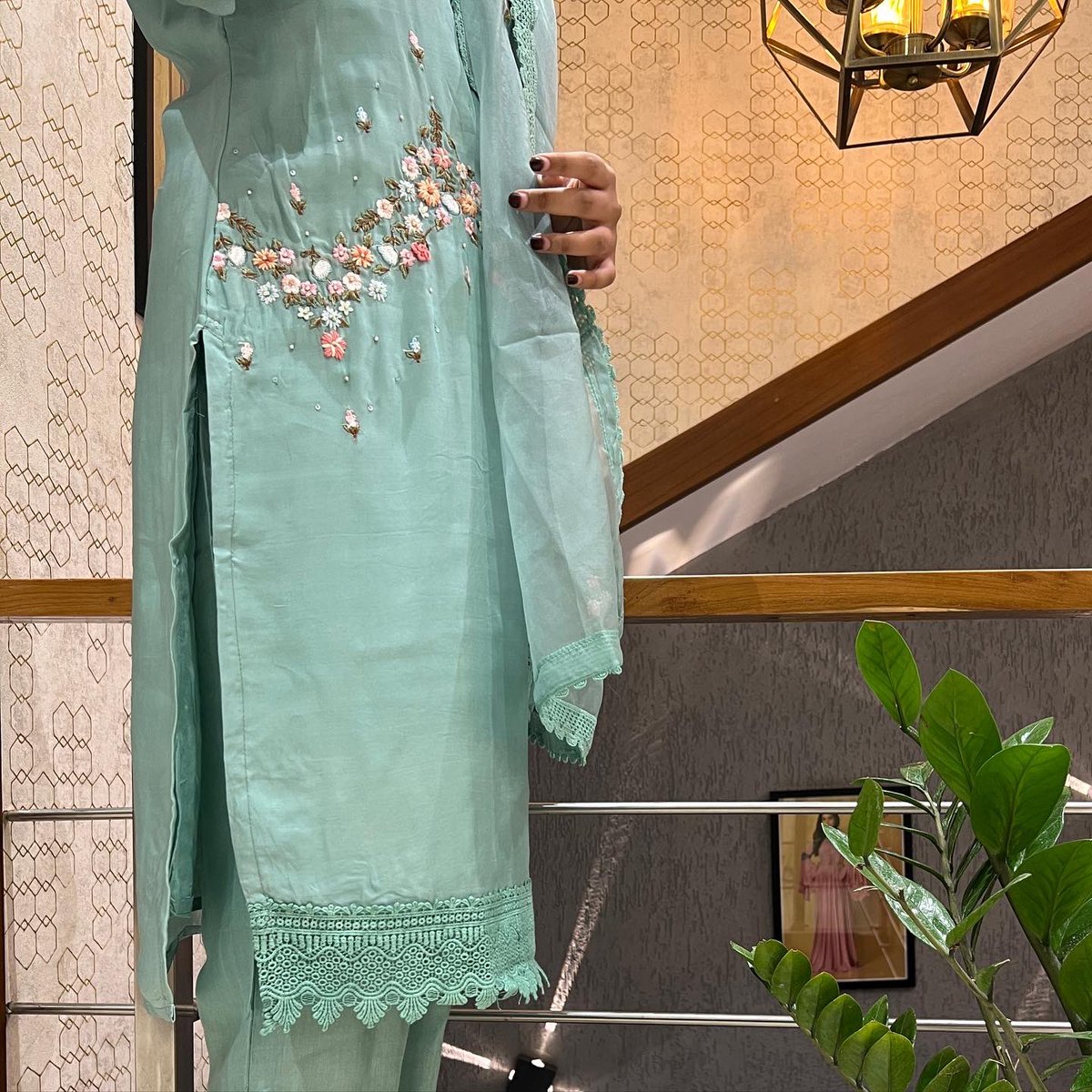 mirzasshowoff's tweet image. A pop of color and a touch of glam - the perfect combo

This outfit features a beautiful blue organza dupatta with a sheer,

#OrganzaDupatta
#ChuridarSuit
#EmbroideryDesigns
#TraditionalWear
#BlueAndBeautiful
#ReadymadeChuridar
#Fashionista
#IndianEthnicWear
#Glamorous