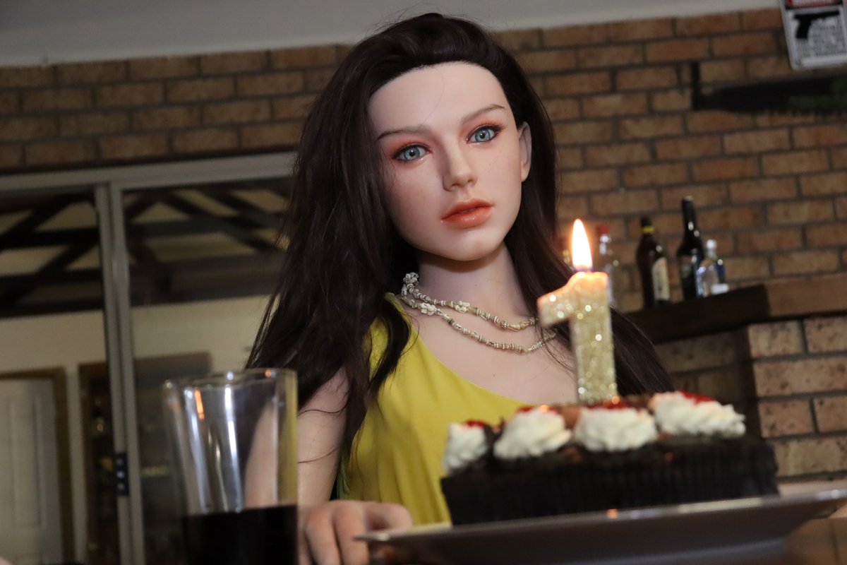 StarperyS's tweet photo. Let's say " HAPPY BIRTHDAY to our Miraaaa..."🎂😘
🎂Photos Taken by our friend JB~🥰
#Starperydoll #lovedoll #sexdoll #HappyBirthday 
#realisticsexdoll #TPEdoll #siliconedoll #photography 
#HappyMemories #beautifulgirls https://t.co/436HF1eDVQ