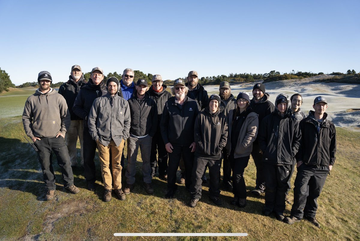 farmerofgrass's tweet photo. Greenkeepers are the lifeblood of golf. Without out them there’s no golf course and everything that comes with that. They make our golf course. We’re blessed many golfers and caddies thank our crew when they see them. https://t.co/Yn0Ub4KIfi