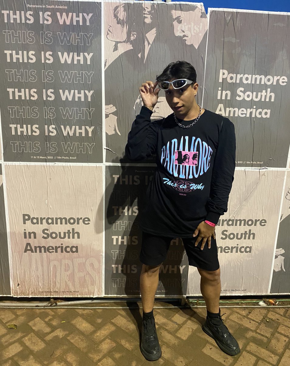 teddysheeranbr's tweet photo. but hearts are breaking, and wars are raging on and I have taken my glasses off 😎
#ParamoreSP2 #paramore #thisiswhy https://t.co/kJlPV6phRZ