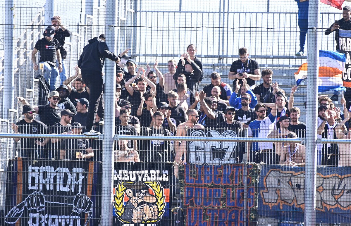 MontpellierHSC's tweet photo. 🧡📢 𝑴 𝑬 𝑹 𝑪 𝑰
#ACAMHSC https://t.co/jzxFiyqNsz