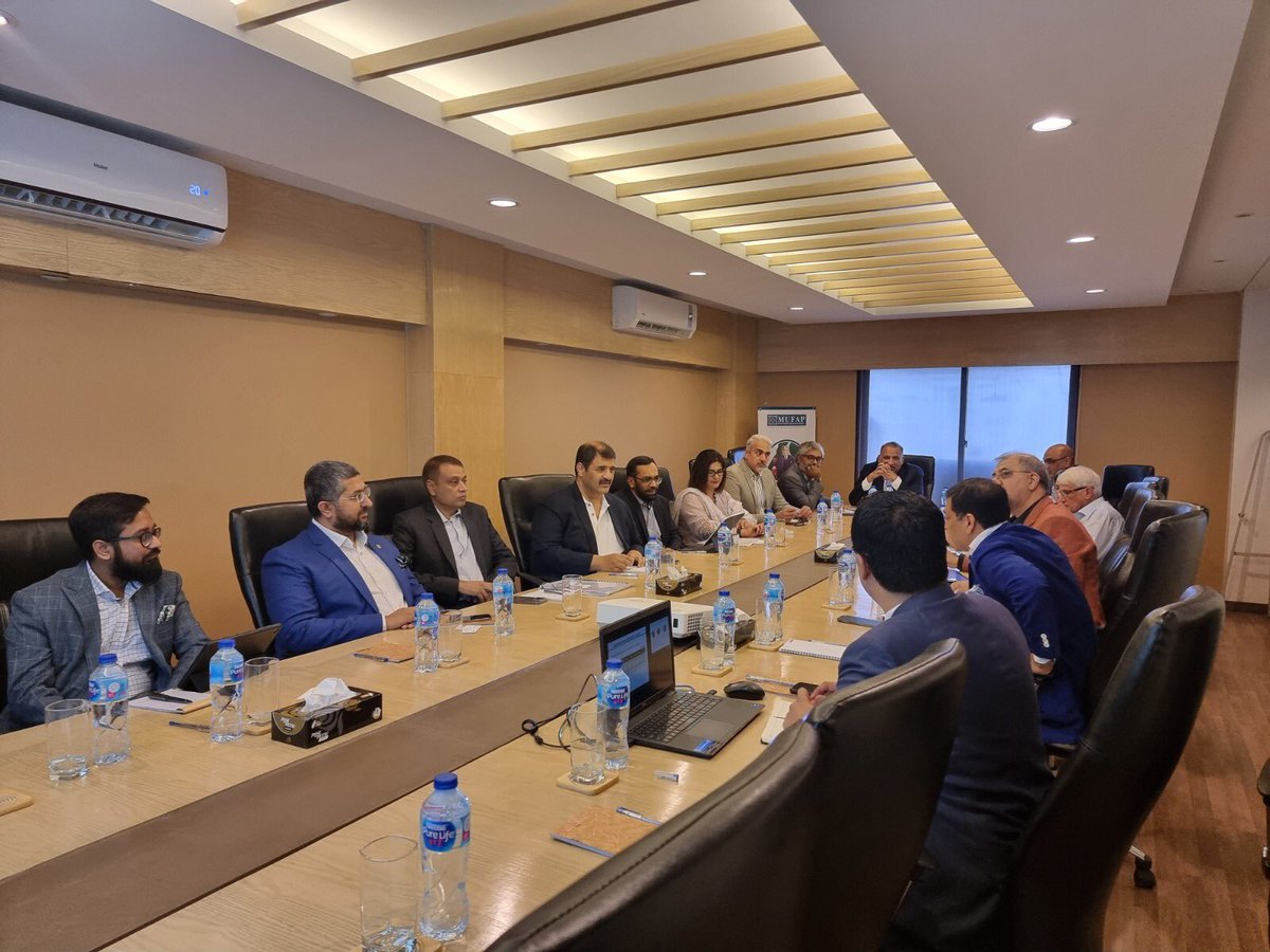 FBRSpokesperson's tweet photo. Minister of State and Chairman RRMC @ashfaqtola and members of RRMC visited the MUTUAL FUNDS ASSOCIATION OF PAKISTAN and held a detailed meeting with MUFAP members to solicit their views on reforms and enhancing the tax &amp; revenue base. https://t.co/6FitRCTtyn
