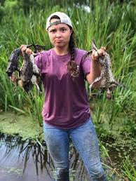 WittyLilGal's tweet photo. “Let’s just stay a little while longer, please!”

                   ✧༺♥༻∞
                Cheyenne Luna
 
❀ Daughter of Alistair and Mrs Luna
❀ Vamp/Werewolf
❀ Hunting and Fishing
❀ Singing and Dancing
❀ Ship w/chem (#Bi)
   #TwilightRp #AU
     #TwilightOC https://t.co/8eZHFcRcr1