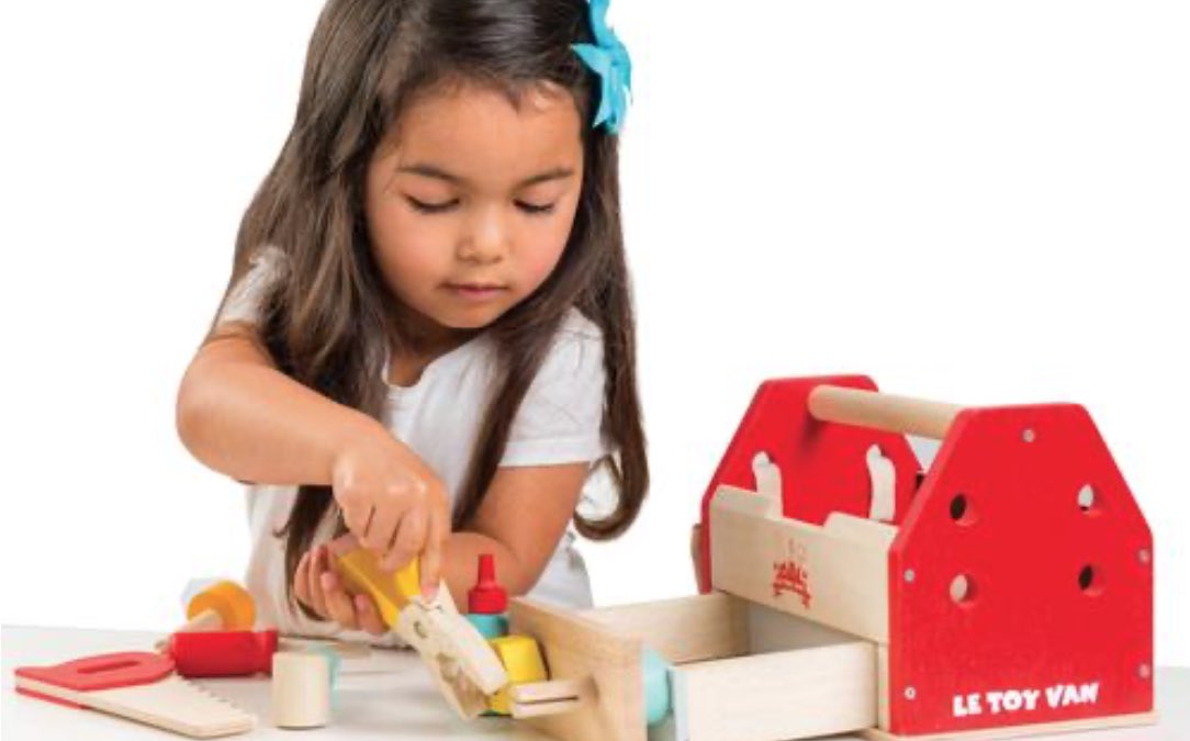 LetToysBeToys's tweet photo. Looking to inspire the kids with some new activities for #BritishScienceWeek?Check out our #STEM gift guide with 15 fun toys & books, all from our #Toymark award retailers who are working hard to #lettoysbetoys & #letbooksbebooks (now with correct link 😊) https://t.co/00yaQfQ5H9 https://t.co/JTLde5SzeW