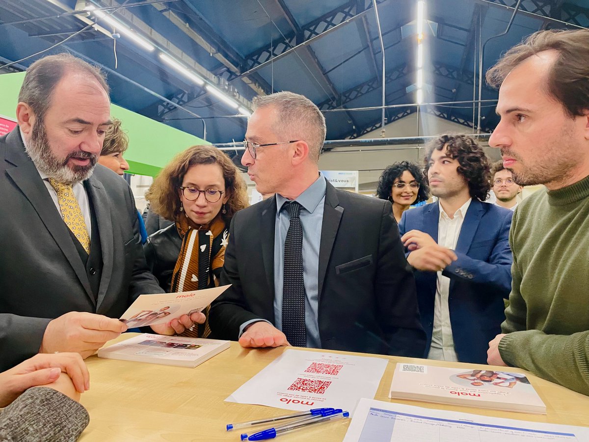 heloa_app's tweet photo. Nous sommes heureux d’avoir pu échanger avec Monsieur @FrcsBraun, Ministre de la #santé et de la prévention à #MedInTechs sur le rôle que joue @bonjour_malo dans l’aide au repérage précoce des troubles du neurodéveloppement et de la dépression du post-partum #parents @synchrolix https://t.co/4Kl6sRA5tb
