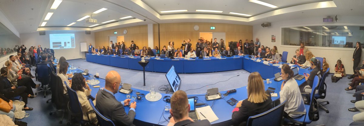 Now at a #CND66 side event 'Total peace and a new paradigm on drugs
Organised by Colombia with the support of Bolivia, Brazil, Costa Rica, Czechia, Honduras, Mexico and Switzerland

A window into more progressive govt  thinking on the international stage...
1/