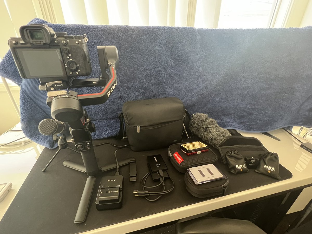 PezzaVFX's tweet image. POV: shoot day is tomorrow (mic’d up with a player and coach at rugby training) 🎥