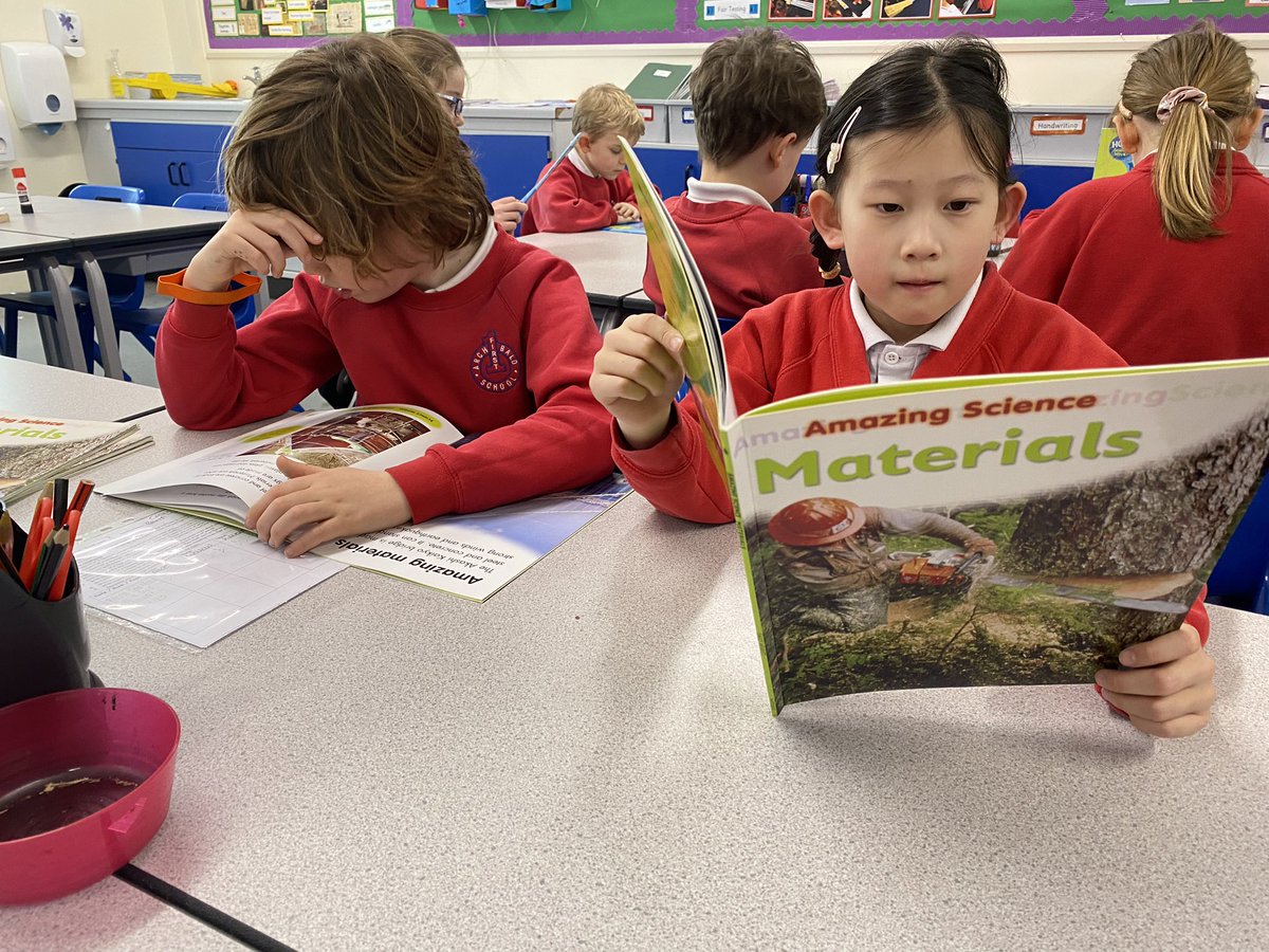 ArchibaldFirst's tweet photo. Year 3 have been doing some guided reading looking at science books, developing our curious minds ready for science week! #AFSscienceweek #AFSreading https://t.co/L4bVPp07HS