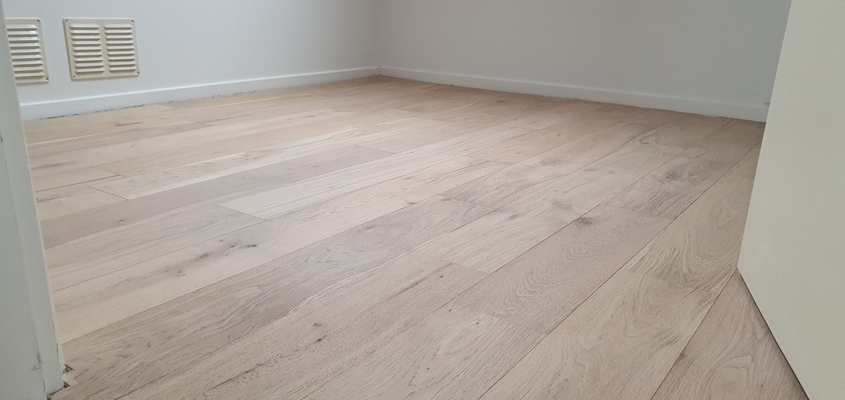 Professioneel houten vloer renovaties tweet media