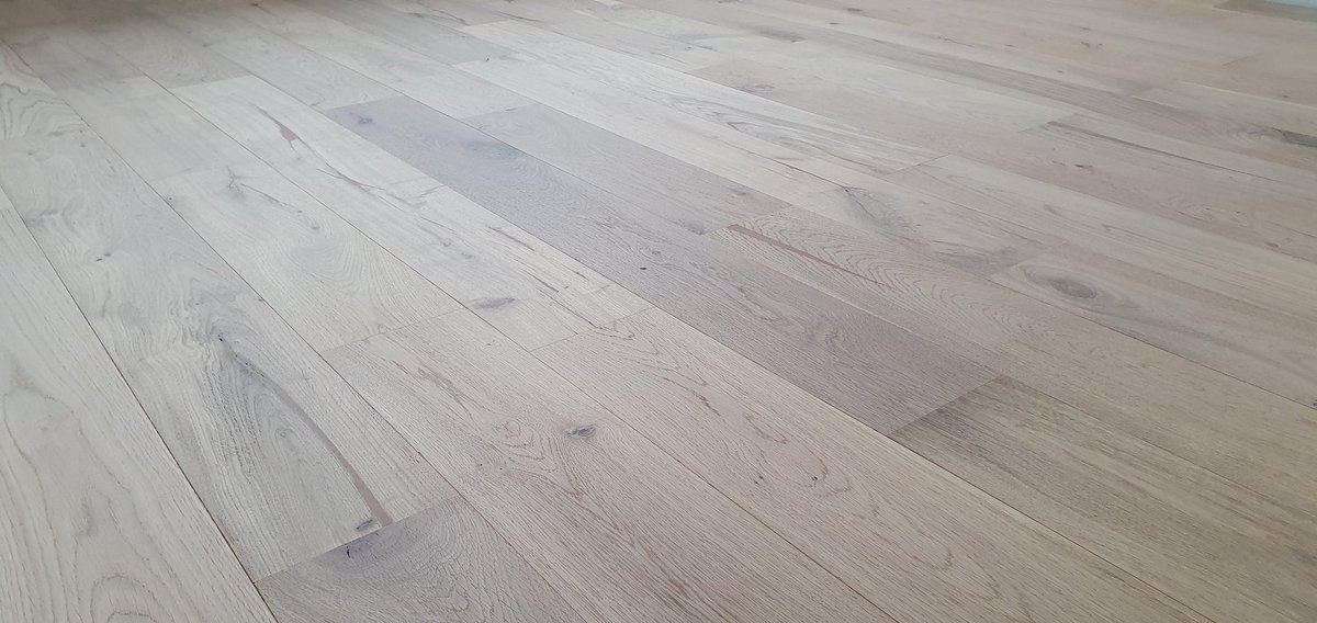 Professioneel houten vloer renovaties tweet media