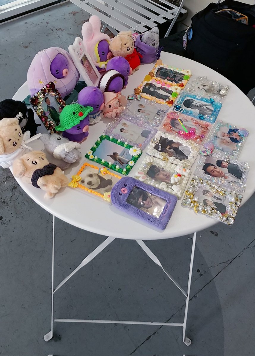 errorcode_2806's tweet photo. 예쁘고 아기자기하게 카페 곳곳을 꾸며주셔서 여기저기 눈에 담으며 즐거운 시간 보냈어요😊 늘 사진으로만 보던 솜뭉치들 떼샷의 현장에 참여도 해보고ㅎㅎㅎ 특전이랑 럭드 다 해볼 수 있어서 너무너무 좋았습니다😆
#드에러즌2_SeeYouSoon
#드에러_1주년_야자타임_하고싶어 https://t.co/JTR7tCyJBw