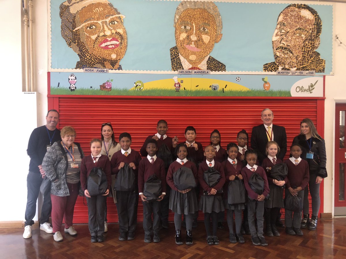 Our Cabinet Member for #Children, #Schools &amp; #Families, Cllr <a href="/ZenaBrabazon/">Zena Brabazon</a>, has paid a visit to <a href="/sfdstottenham/">St Francis de Sales</a> - 1 of 3 #Haringey schools to receive Keep Warm Kits from <a href="/ReissDebra/">The Debra Reiss Foundation</a> today.

Our sincere thanks go out to Abi, Darren, Frank &amp; Kirsty for their continued #support! 👏❤️