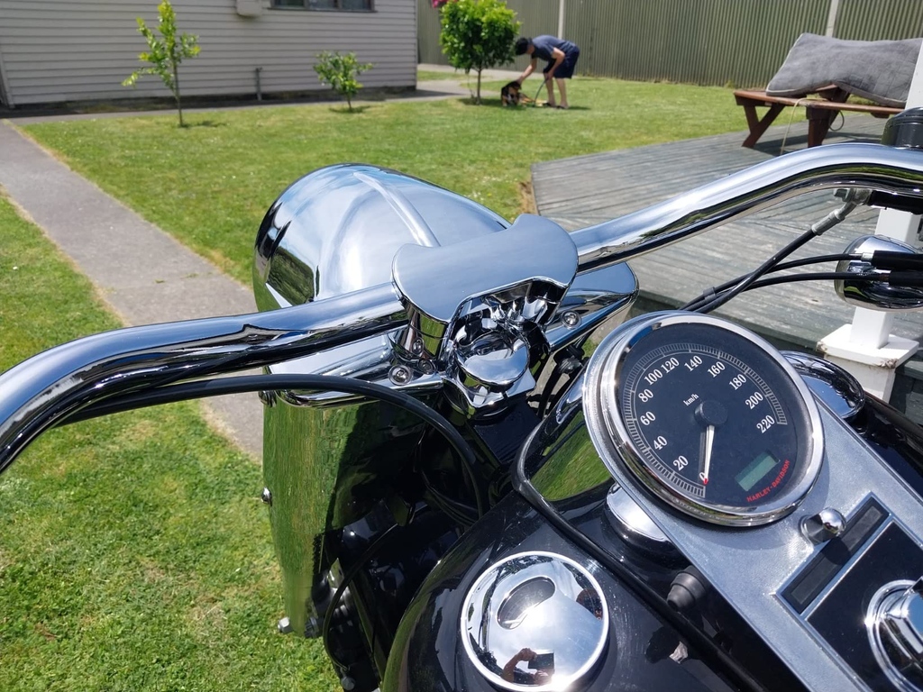 Mofunparts's tweet image. A Handlebar Risers with Top Covers is definitely a match made in heaven, which can raise your bar about 2 inch. 
Shop🛒bit.ly/3Fk2S5v
.
.
.
.
.
.
#Mofun #harleytouring #harleydavidson #harley #motorcycle #harleysportster #harleysoftail #harleylife #roadking #motorcycles