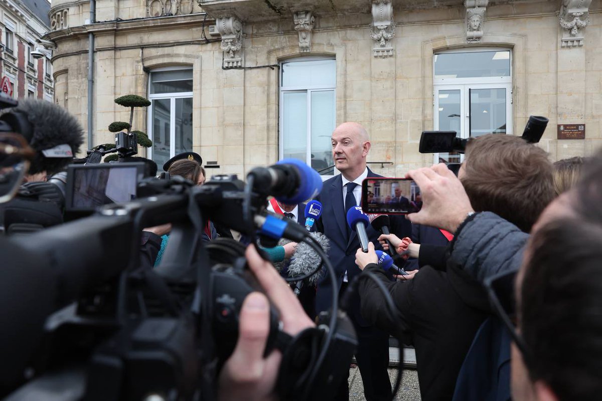 Avec l’ensemble des élus, nous sommes alignés : les salariés de #Buitoni ne doivent pas être les victimes collatérales d'un drame sanitaire dont ils ne sont pas responsables.

RDV dans 15 jours pour <a href="/NestleFr/">Nestlé France</a> avec des réponses concrètes pour le site de Caudry.