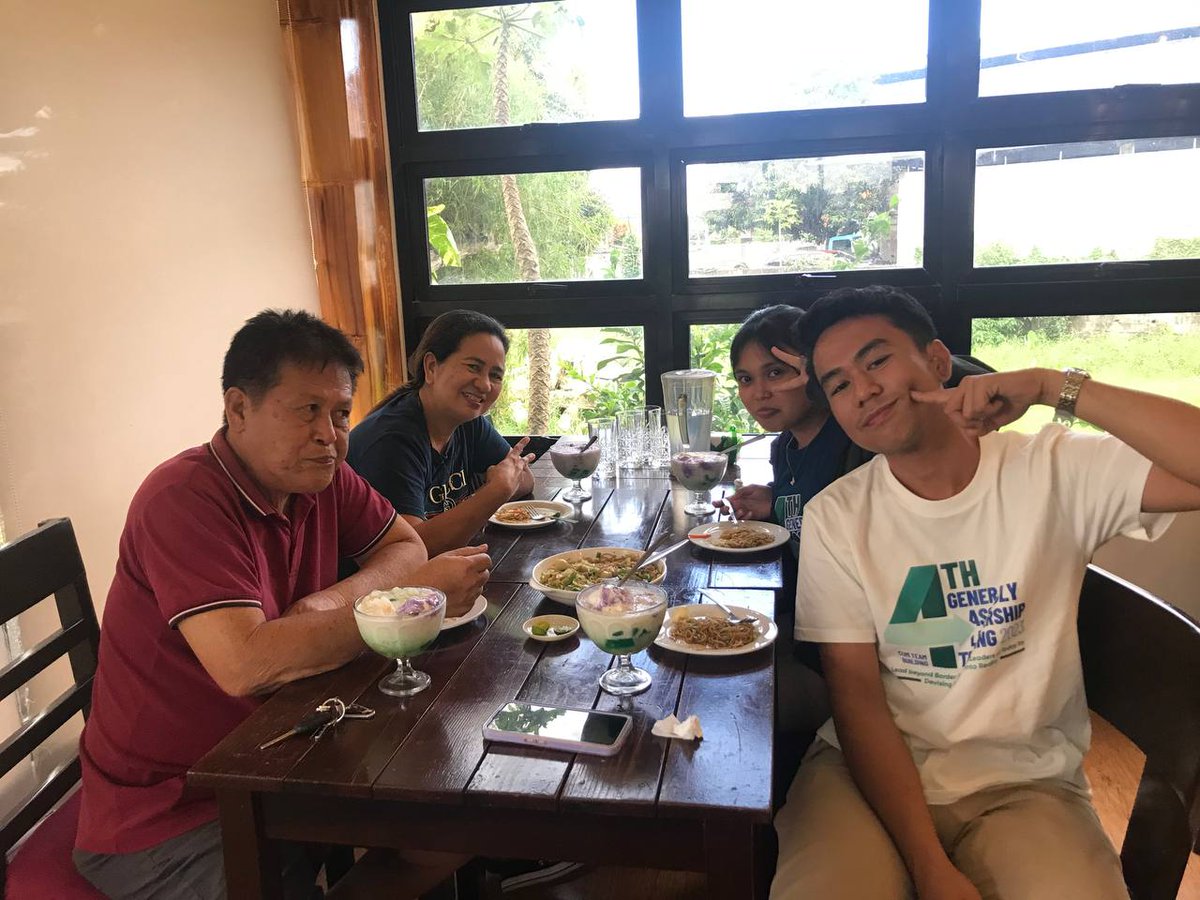 danver_corpuz's tweet photo. First time ko magpakilala ng special someone sa parents ko. https://t.co/tqkTUUR31C