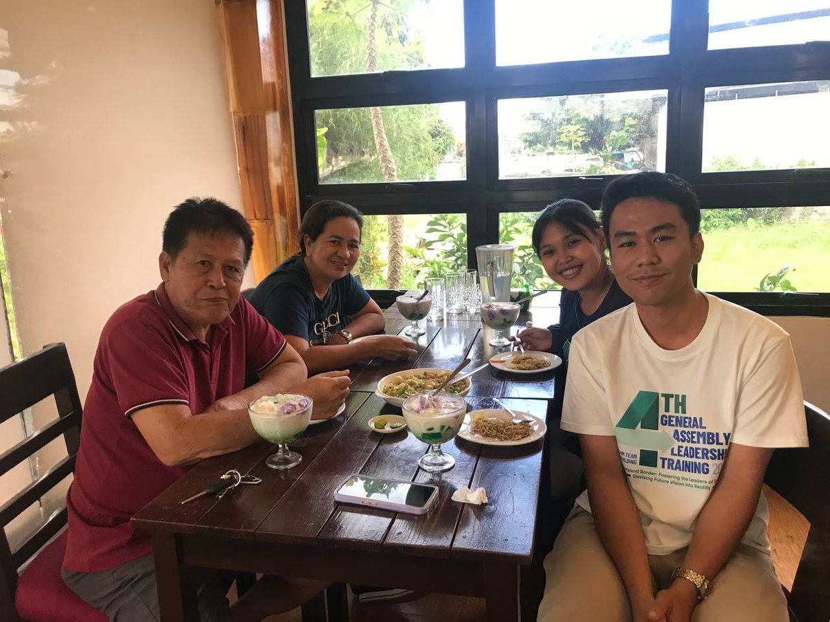 danver_corpuz's tweet photo. First time ko magpakilala ng special someone sa parents ko. https://t.co/tqkTUUR31C