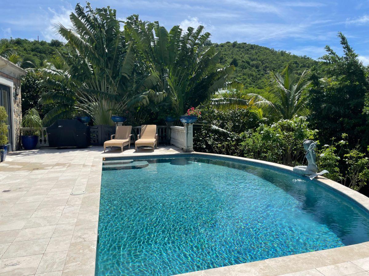 MysticalMermai's tweet photo. ‘’Welcome home” to the #MysticalMermaidVilla, close to #worldfamousbeaches, a consistently rated 5-star #property. There are 2-BR, 2-Baths, salt water pool and hot tub with mountain views. https://t.co/RL6boWJwQY https://t.co/JiRxyejTsd