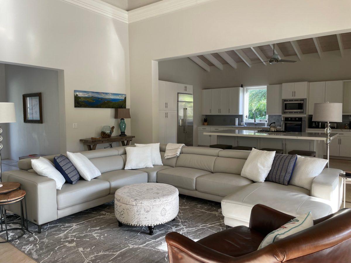 MysticalMermai's tweet photo. ‘’Welcome home” to the #MysticalMermaidVilla, close to #worldfamousbeaches, a consistently rated 5-star #property. There are 2-BR, 2-Baths, salt water pool and hot tub with mountain views. https://t.co/RL6boWJwQY https://t.co/JiRxyejTsd