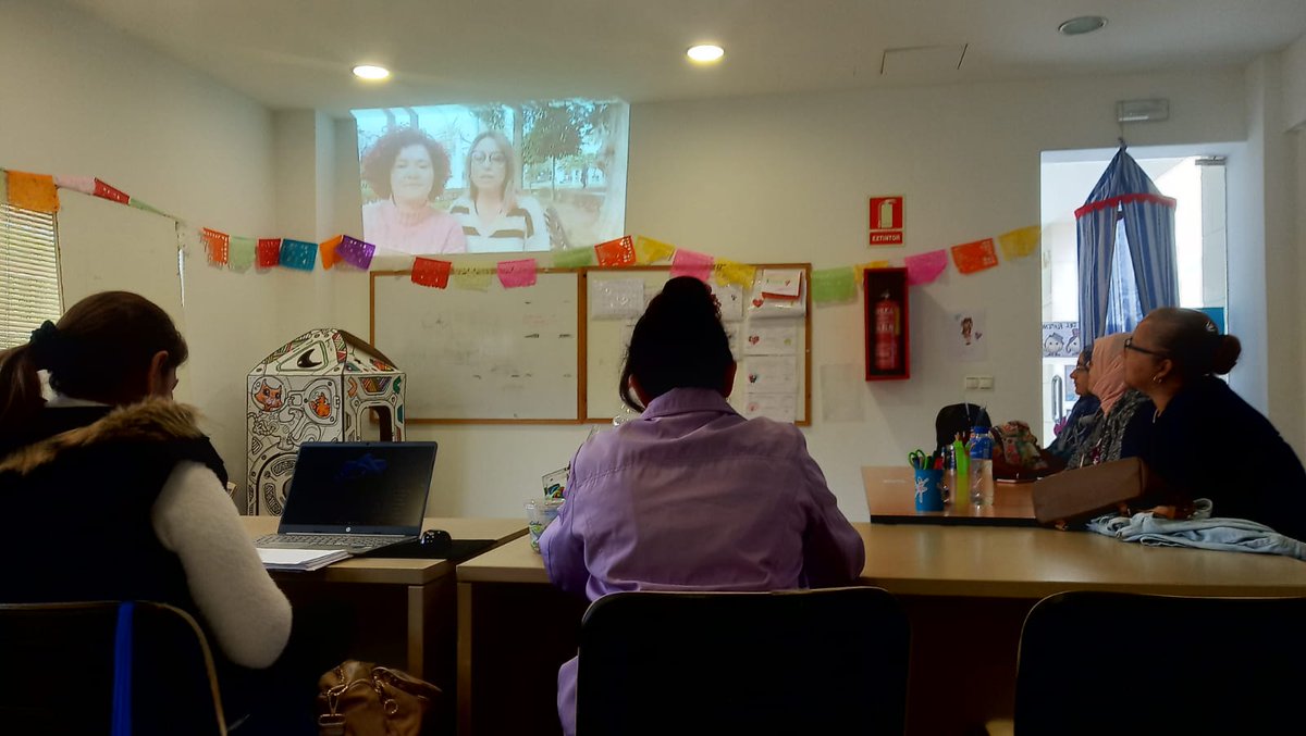 Accem_ong's tweet photo. Apoyar la promoción de la mujer en sectores laborales masculinizados y visibilizar la desigualdad laboral entre hombres y mujeres fue el objetivo del taller de igualdad que realizamos en #Málaga con motivo del #8M dirigido a personas migrantes. #EmpleaIN https://t.co/qXsLvX3j94