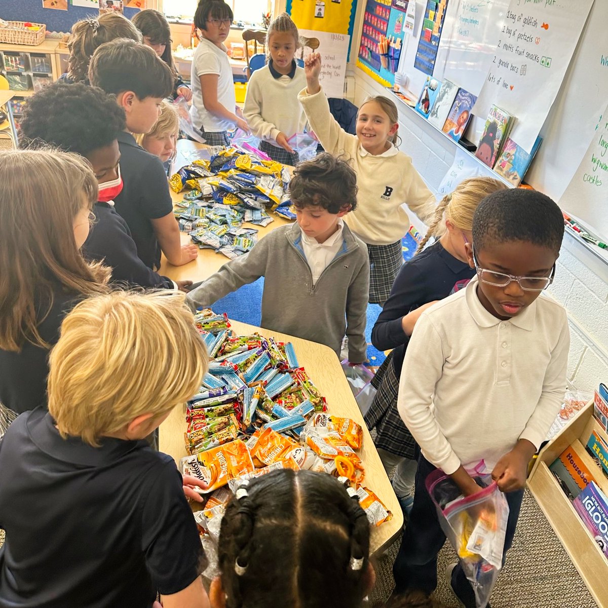 BullisSchool's tweet photo. Second graders decided to make healthy snack bags for Nourish Now S.N.A.C.K. Program to help eliminate student hunger as a barrier to education during the school day. It's wonderful to see our students take action!
@nourishnow #communityservice #endhunder https://t.co/KZLr2h7jwS