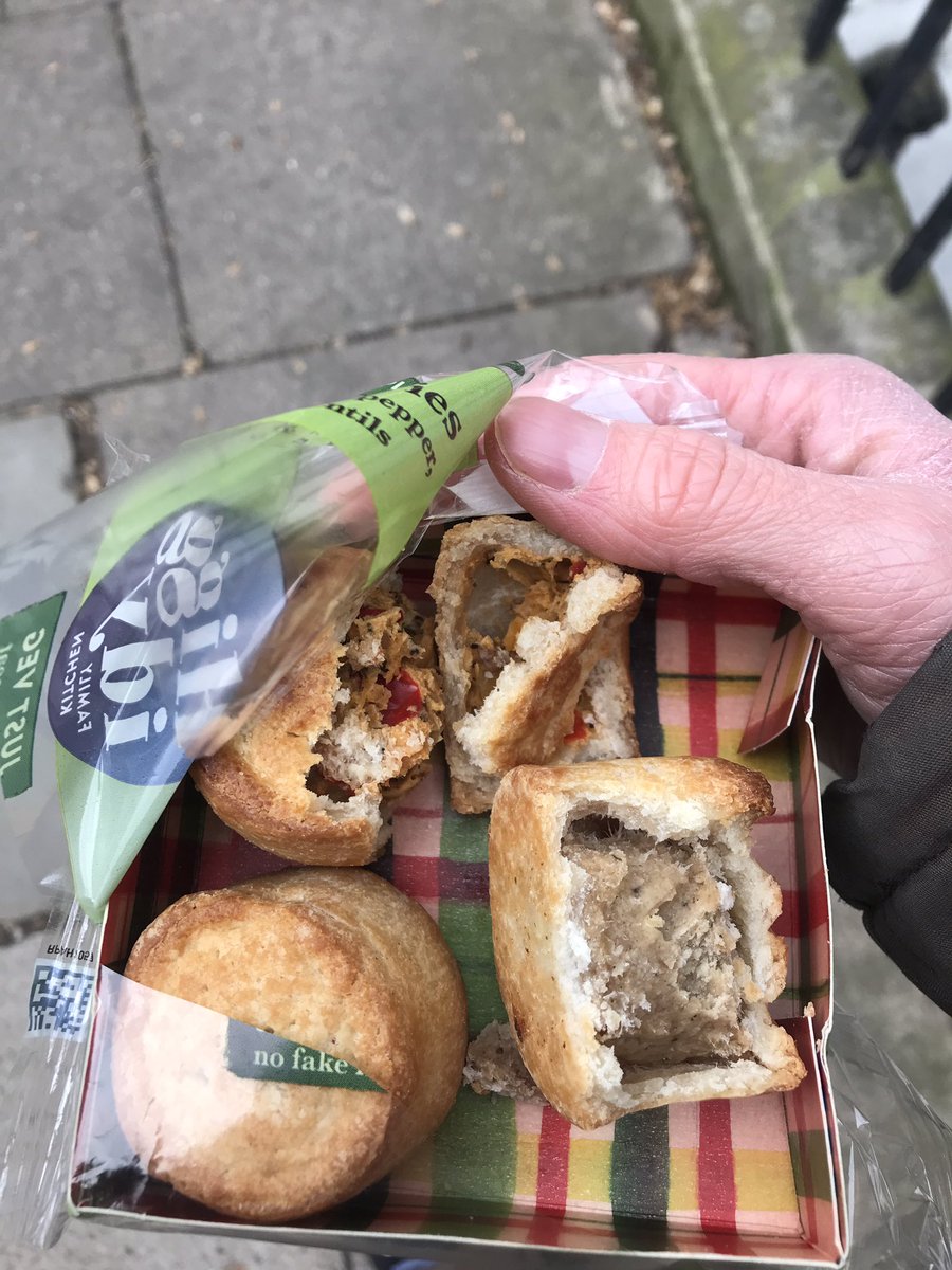 dominic_86's tweet photo. @higgidy I just bought a pack of your vegan pies from @Tesco and was shocked to see sausage meat inside when I bit into it 🤢 #vegan #veganfood https://t.co/FbdSOyjm9X