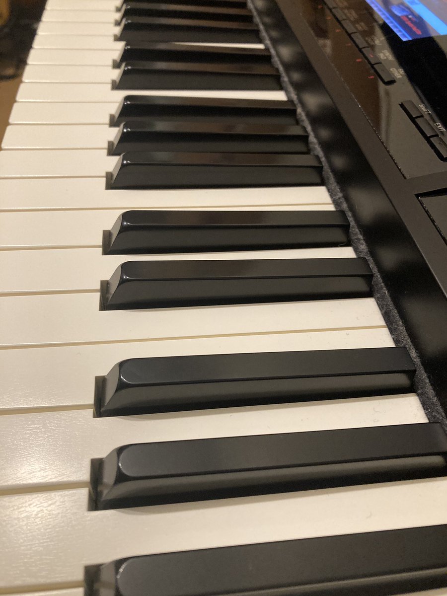 hiro_trioto's tweet photo. デモ録り。出戻り。
レイテンシーがすこーしでもあると演奏(とくにリズムやノリ)がぐちゃぐちゃになるのは僕の演奏の未熟さゆえか。いや、当たり前なのかな。
#Cubase
#Addictivekeys
#ピアノ
#Piano https://t.co/TwMKOFmERz