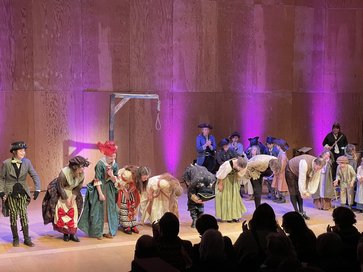 jharrisonoram's tweet photo. Loved watching @TheJollyOram in The Beggar’s Opera yesterday at @SnapeMaltings @JubileeOpera - so wonderful to see so many young people involved, engaged, and committed ✨ https://t.co/O4OwRfTpzW