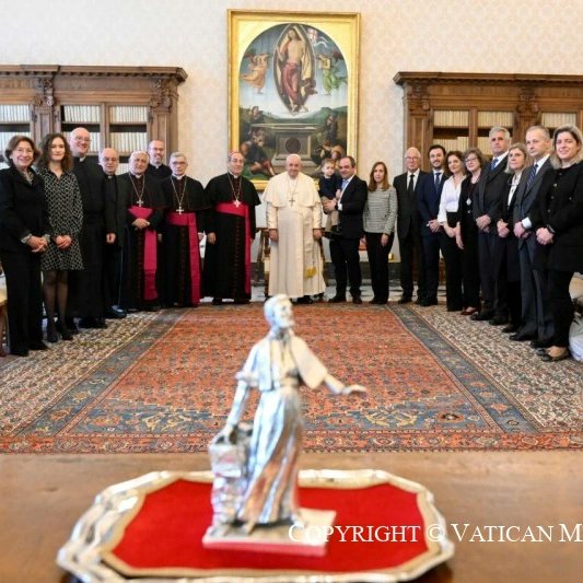 ¡Muchas felicidades <a href="/Pontifex_es/">Papa León XIV</a>! En este aniversario, en su décimo aniversario, cuente con la oración #misionera de <a href="/MisionAmericaES/">Misión América ONGD</a>, de todos los #misioneros y #misioneras, que están al servicio del Evangelio y viven su alegría en Cristo. Felicidades. #PapaFrancisco