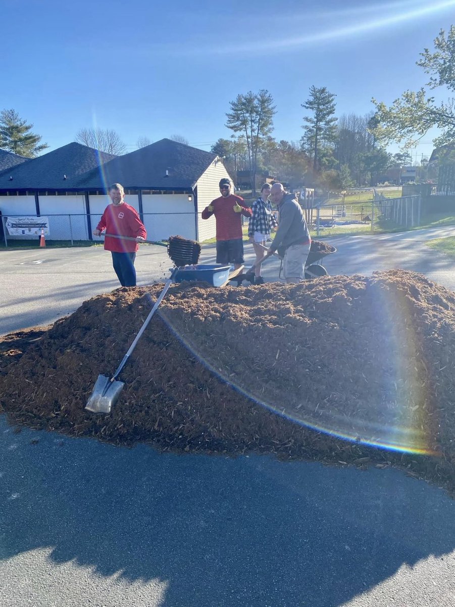 HeathrHillsPool's tweet photo. We’re getting lots of work done around the club this off-season, and we’re just getting started!  Thank you to all who have come out to help! 

If you’re interested in volunteering to help out, let us know! We’ll make sure to include you on future workday communications! 😎💦🧡 https://t.co/yxyjFPMWxs