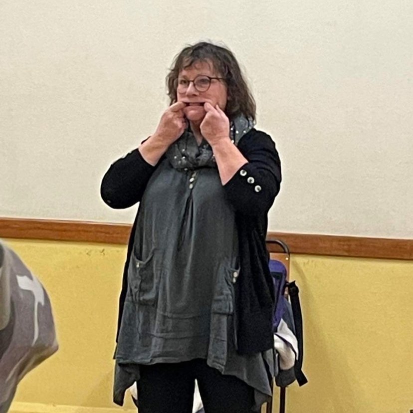 _MoreHarmony's tweet photo. More fun &amp; games at last week's rehearsal! 😂 We look forward to warm-ups led by Barbara - they're always really educational and a LOT of fun!  Looking to #JoinAChoir?  Join us at #Wadebridge Ambulance Hall, this Thursday night from 7pm-9:30pm.

#SingLABBS #MoreHarmony #ACappella https://t.co/x3S9RJqHUT